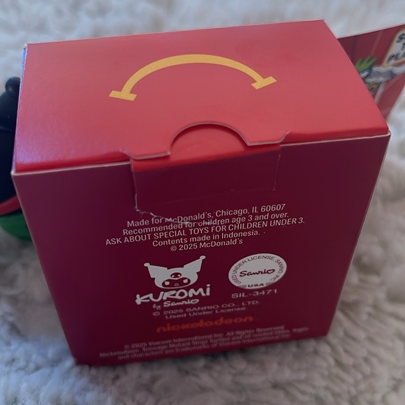 McDonald happy meal Hello Kitty x Raphael Green and Black Action Figure kurumi - Picture 5 of 6